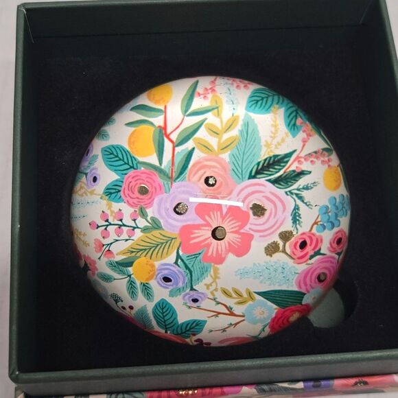 Anthropologie Garden Flowers Paperweight By Rifle Paper Co. NEW - Picture 3 of 9